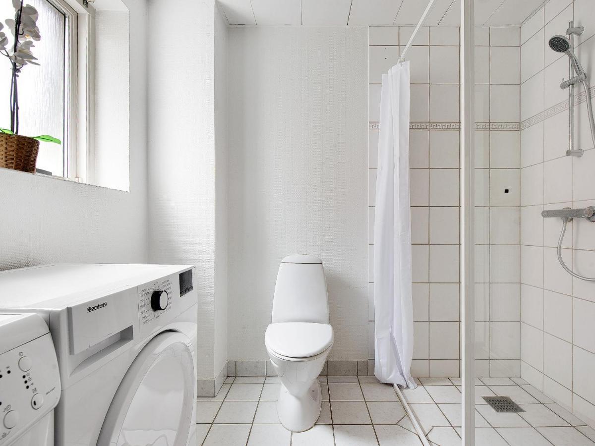Sanders Constantin - Chic Two-bedroom With Balcony Apartment Kopenhagen